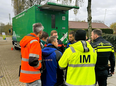 Hulpdiensten aan het oefenen